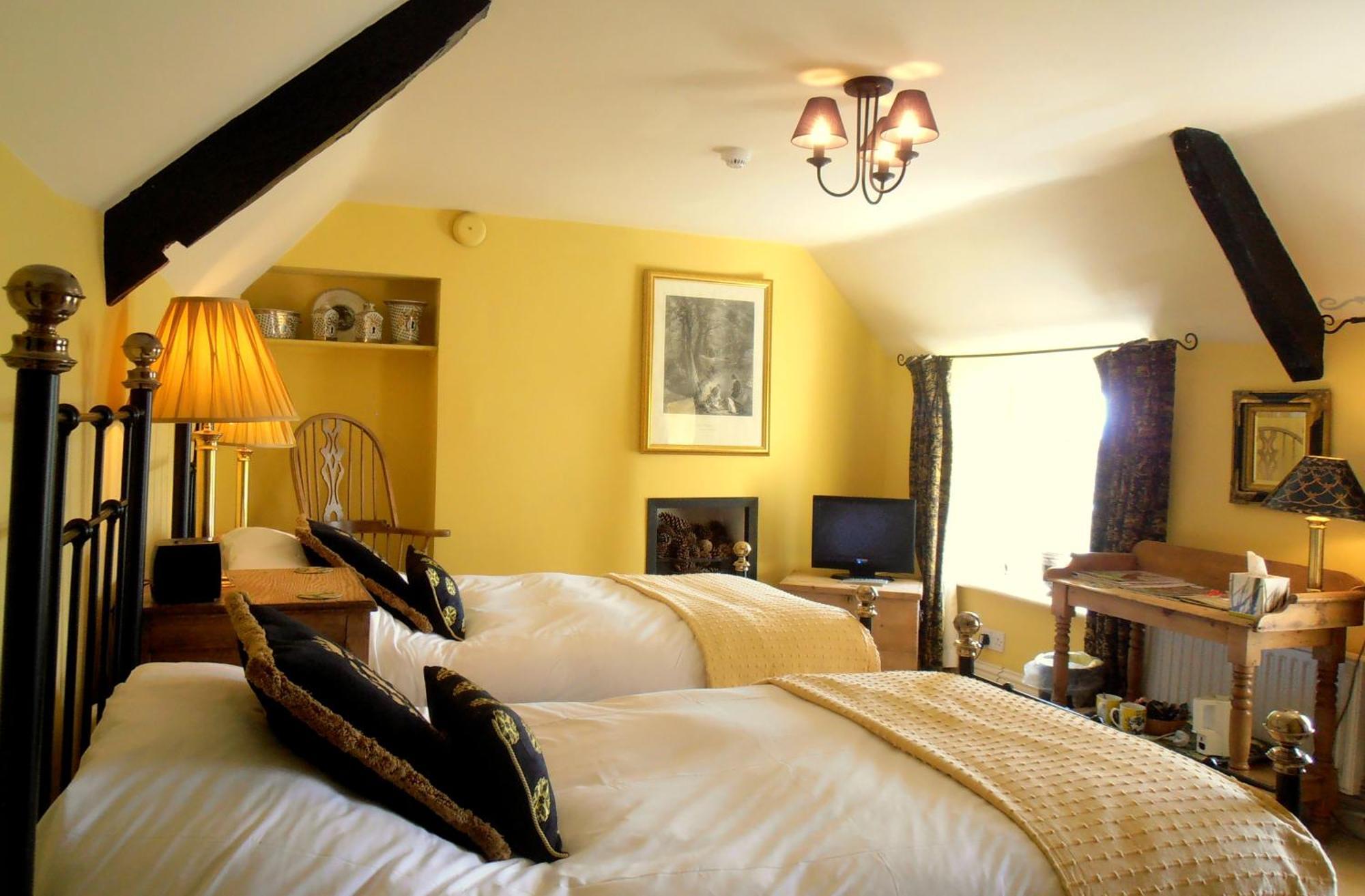 The Hunters Rest Inn Clutton المظهر الخارجي الصورة